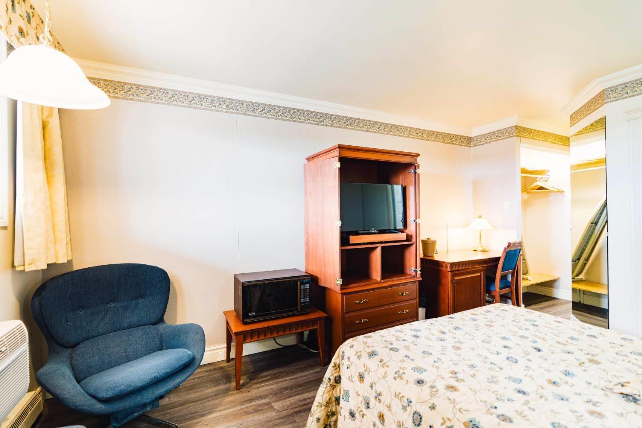 Auberge Harris Saint-Jean-sur-Richelieu Dış mekan fotoğraf