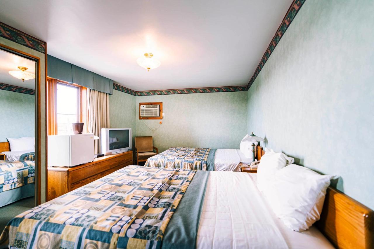 Auberge Harris Saint-Jean-sur-Richelieu Dış mekan fotoğraf