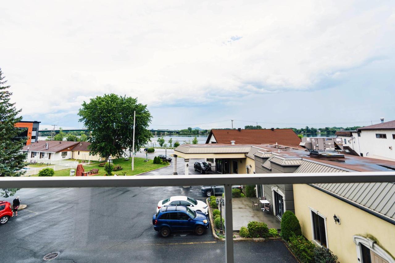 Auberge Harris Saint-Jean-sur-Richelieu Dış mekan fotoğraf