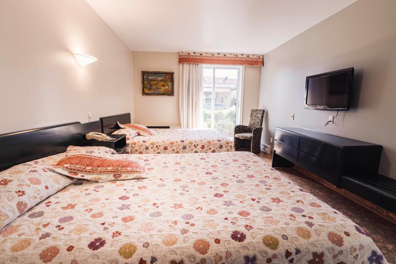 Auberge Harris Saint-Jean-sur-Richelieu Dış mekan fotoğraf