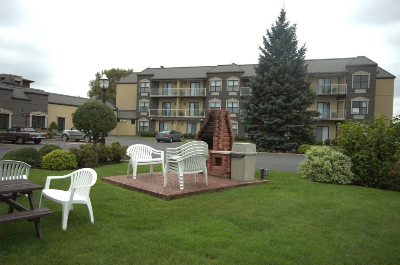 Auberge Harris Saint-Jean-sur-Richelieu Dış mekan fotoğraf