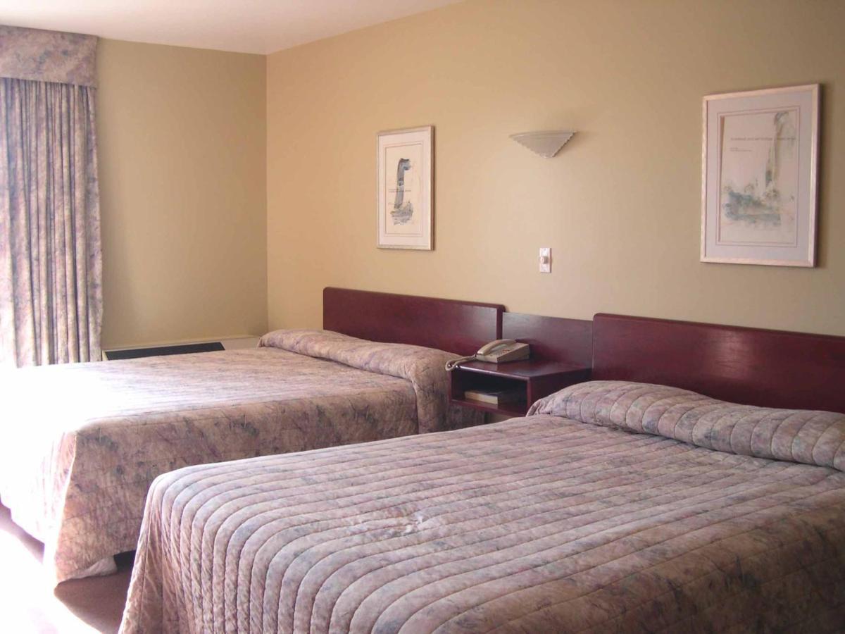 Auberge Harris Saint-Jean-sur-Richelieu Dış mekan fotoğraf