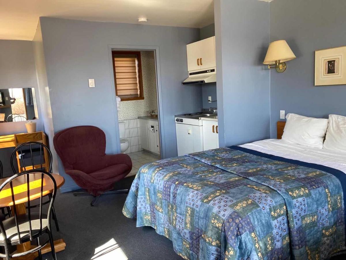 Auberge Harris Saint-Jean-sur-Richelieu Dış mekan fotoğraf