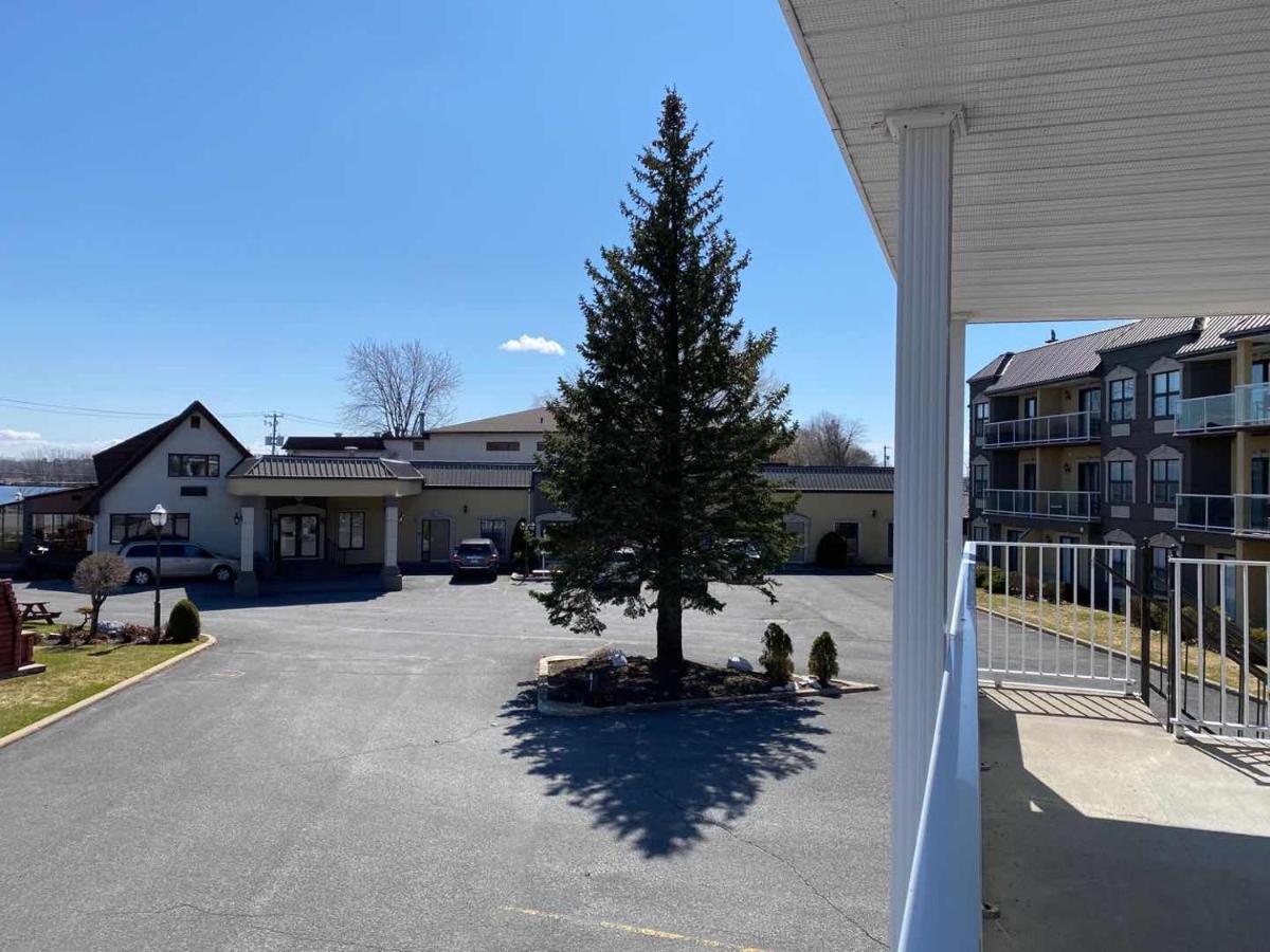 Auberge Harris Saint-Jean-sur-Richelieu Dış mekan fotoğraf