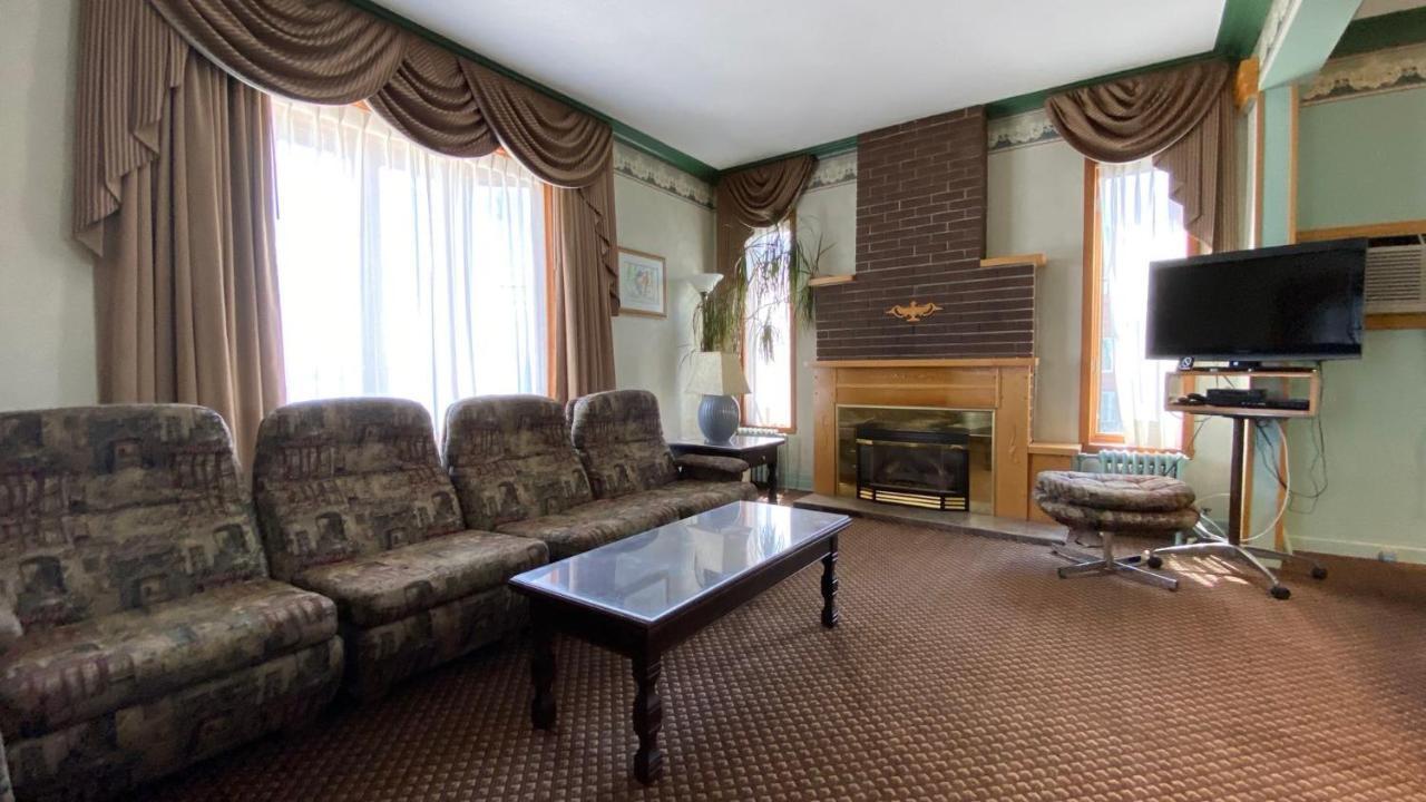 Auberge Harris Saint-Jean-sur-Richelieu Dış mekan fotoğraf