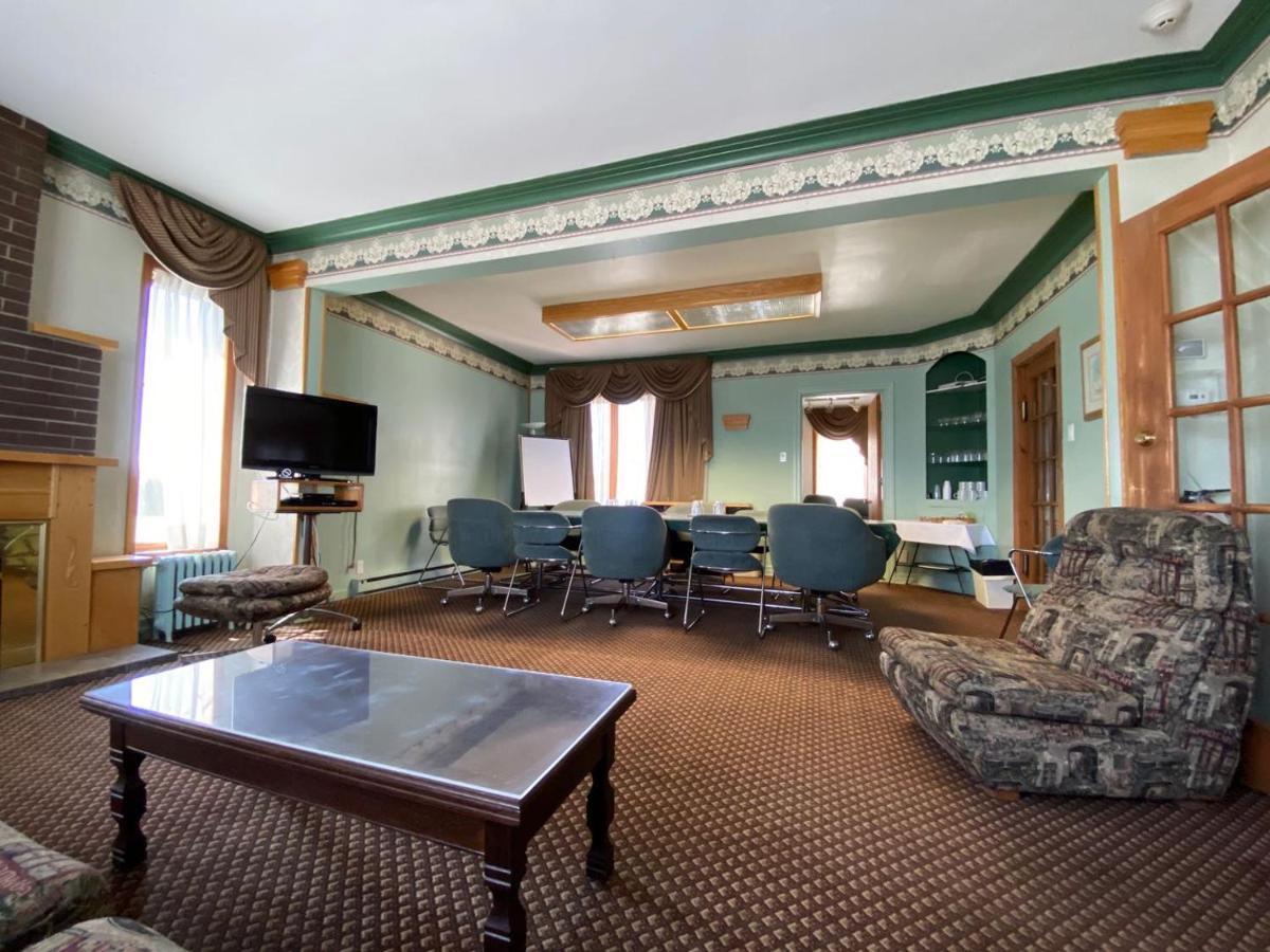 Auberge Harris Saint-Jean-sur-Richelieu Dış mekan fotoğraf